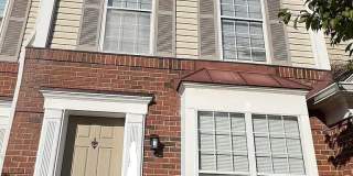 46930 COURTYARD Square Gallery 1