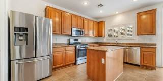 Southern Highlands Beauty with Expansive Loft & Designer Upgrades! Gallery 10
