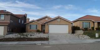 3 Bedrooms, 2 Bathrooms, Approx 1582 sq. ft., 2 Car Garage, Fenced Back Yard, Rock-scaped Front Yard. Gallery 1