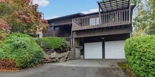 White Center Home with 2 Bedrooms and a Bonus Flex Room Gallery 1