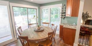 Modern 4bd Home - Fully Furnished Utilities Included Gallery 10