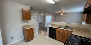 SPACIOUS 4 BR ON A CUL-DE-SAC W/ 2 LIVING AREAS & 2 EATING AREAS*STORAGE SHED*COVERED PATIO*EASY ACCESS TO FT. SAM & RANDOLPH AFB*NORTH EAST INDEPENDENT SCHOOL DISTRICT*INCLUDES STOVE/RANGE, DISHWASHER, & CENTRAL HVAC Gallery 7