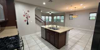 Beautiful 3 Bedroom, 2.5 Bath Mountain House Home Gallery 8