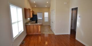 Modern 2 bedroom Apartment with One-Level Living Gallery 4