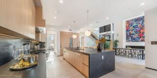 200 N DOHENY Dr Gallery 39