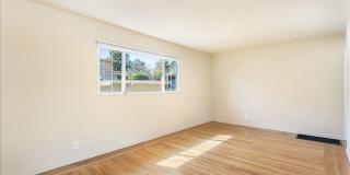 2033 High St - 1 Bedroom | 1 Bath | Triplex Unit Gallery 10