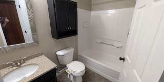 Beautiful 2 bedroom townhouse in Maple Grove Gallery 11