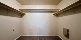 Bright and Inviting 2-Story home, conveniently located near to Randolph AFB and SAMMC! Gallery 24