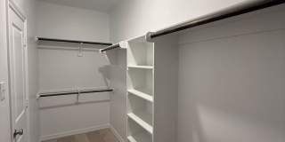Luxurious and Spacious 4 Bedroom Home in Mustang School District Gallery 13