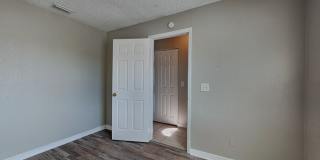 5116 East 28th Avenue Gallery 17