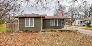 Amazing Historic 1940's Home in Original Cleburne- 4 Bed- 3 Bath w/ Multiple Living Areas- 76033 Gallery 1