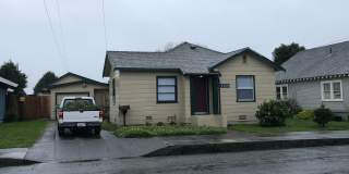 2 Bedroom, 1 Bath Eureka Bungalow Gallery 1