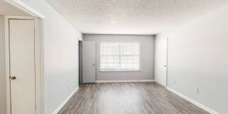 Luxe at Raleigh Apartments Gallery 4