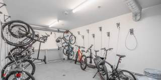 Fifty-Two Apartments - Student Housing Gallery 31