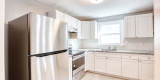 Lovely 3 Bedroom 1 Bathroom - 1st Floor with/ Washer and Dryer Gallery 9