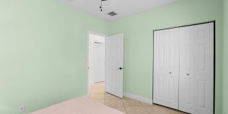 255 NE 12th Street Gallery 35