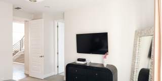 2639 17th St #6 Gallery 18