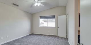 Gorgeous 2 Story Home Fully Upgraded – Move-In Ready!- 4 bedroom 3 bath Gallery 17