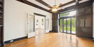 CHARMING 4-BEDROOM HISTORIC HOME IN TOBIN HILL Gallery 6