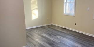 Spacious and beautifully remodeled 5 bed 2 bathroom home Gallery 17