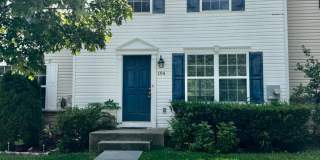 104 EASTSIDE Lane Gallery 1