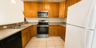 SPACIOUS 3/3 , Open Floor Plan, Vaulted Ceilings, New Paint and New Plank Floors, and W/D! $1500/month Avail Now! Gallery 8
