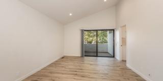 Spacious Mesa Condo with Full Two Car Attached Garage! Pet Friendly! Gallery 13