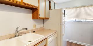 2 Bed/2 Bath with loft. Close to Campus On bus line. Gallery 6
