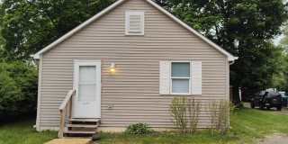 Mishawaka North-east 2 bedroom and 1 bath home on a large lot Gallery 1