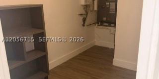 5317 Harrison St Gallery 22
