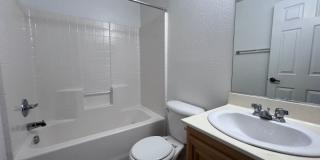 MOVE IN TODAY! 2 bed 2 bath condo close to Aliante Casino Gallery 15