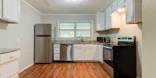 FREE MONTH RENT! Freshly Updated 3 Bedroom House Gallery 10