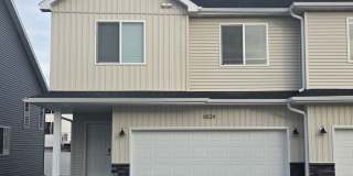 3 Bed 3 Bath Townhome Gallery 1