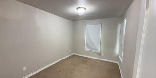 Updated 3-bedroom house with HUGE YARD!! Gallery 19