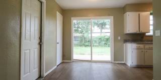 Midtown 3 Bedroom Gem! Available Mid/Late August Gallery 9