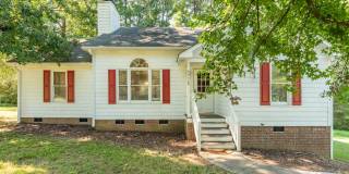 Cute 3 Bedroom Ranch with Large Wooded Yard- Raleigh-Available Now! Gallery 1