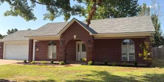 3 Bedroom Home with Fenced Backyard Gallery 1