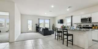 Charming 3BR House in Tolleson Gallery 8