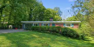 Charming 3BR Duplex in Decatur Gallery 1