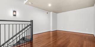 520 JOHN CARLYLE Street Gallery 30