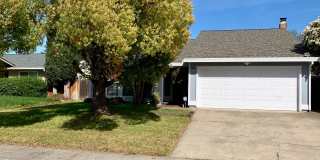 Beautiful 3 Bedroom 2 Bath Home~ Adorable! Gallery 1