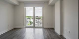 1025 Metro Gallery 17