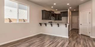 Like New 4 Bed Home Near Old Mill with A/C, Pool Access Gallery 4