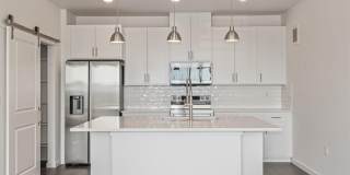 Like New Condo in Victory Ridge Gallery 7