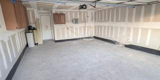 Room in 3 Bedroom Home at Phillips St Gallery 40