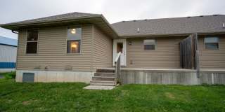 3 Bedroom Duplex with a fenced in yard in Battlefield, MO Gallery 9