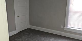 Spacious 3 bedroom 1.5 bath Gallery 5