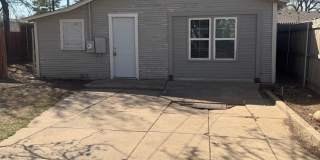 Adorable 1/1 bathroom fenced in yard Gallery 1