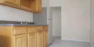 553 Hinsdale St Gallery 4