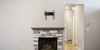 Beautiful One Story 2 Bedroom Townhome With 2 Car Attached Garage Gallery 7